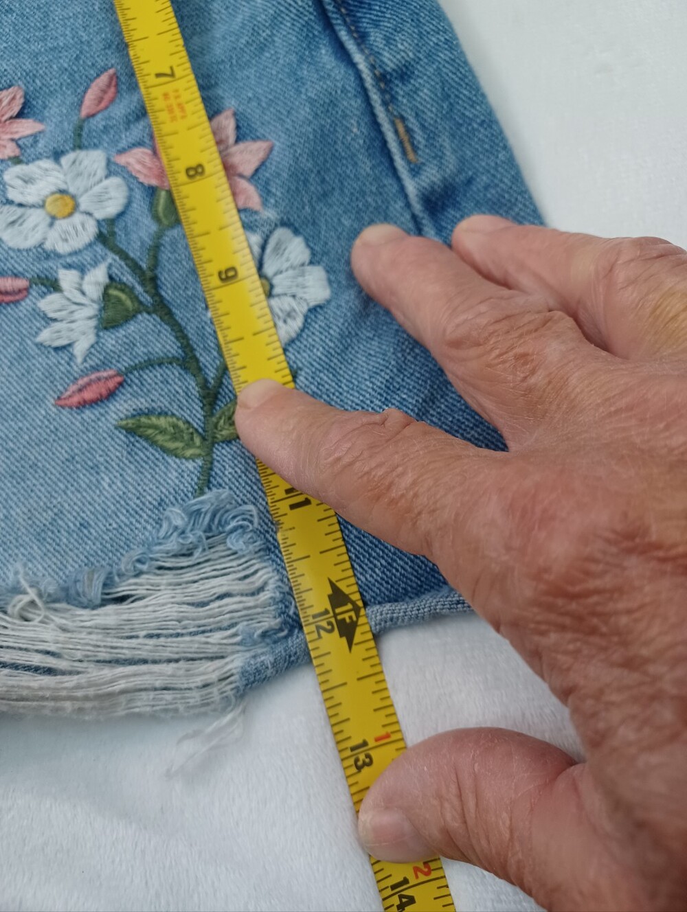 Time and Tru High Rise Floral Embroidered Distressed Denim Shorts 12 - Picture 9 of 10